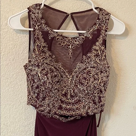 Xscape | Dresses | Xscape 2 Pc Gold Embellished Formal Prom Dress Juniors Size 4 In Burgundy | Poshmark Xscape | Dresses | Xscape 2 Pc Gold Embellished Formal Prom Dress Juniors Size 4 In Burgundy | Poshmark
